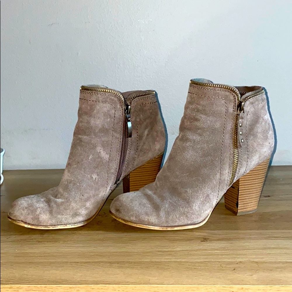 Suede tan ankle booties